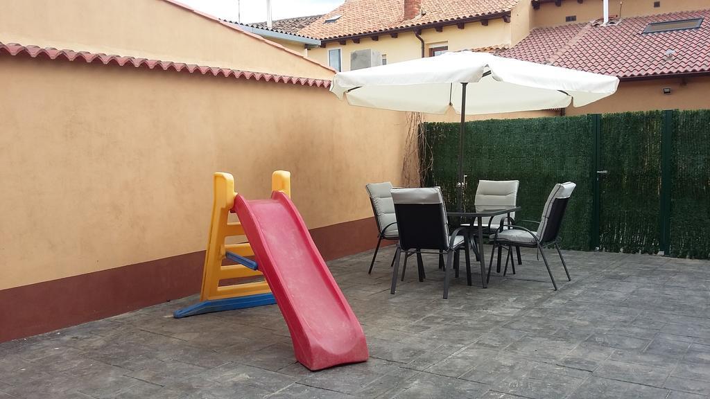 Casa Abuela Gaspara I Villalcázar de Sirga Exteriör bild